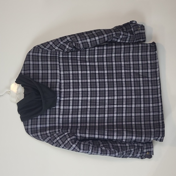 HIGHLAND OUTFITTERS Black Gray Flannel Quilted Interior Hooded Shacket w/Pockets - Picture 2 of 10